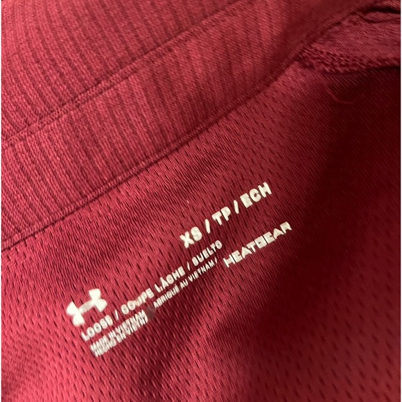 Under Armour Top - Picture 3 of 3